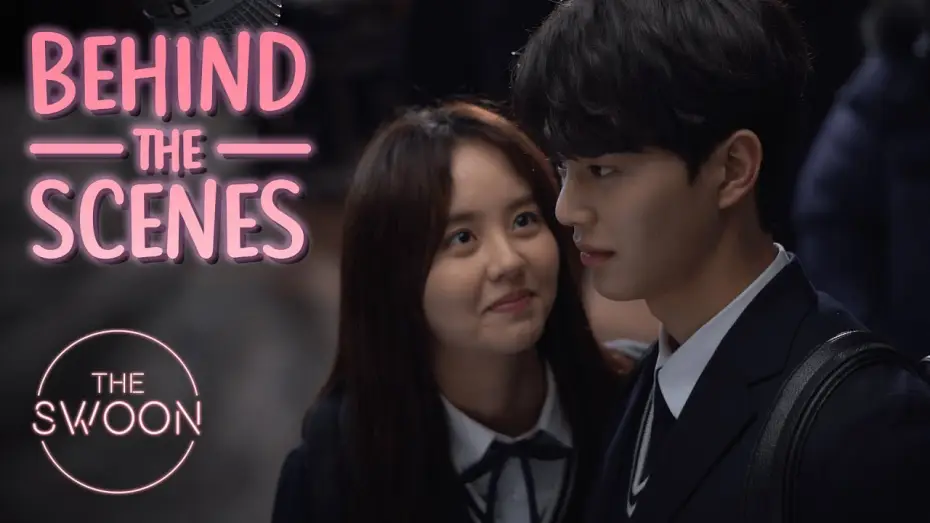 Відео до серіалу Детектор кохання — [Behind the Scenes]Kim So-hyun and Song Kang prepare for their first kiss scene |Love Alarm[ENG SUB]