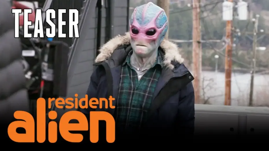 Відео до серіалу Постоялець з космосу — Alan Tudyk Talks Alien Makeup | Resident Alien | SYFY
