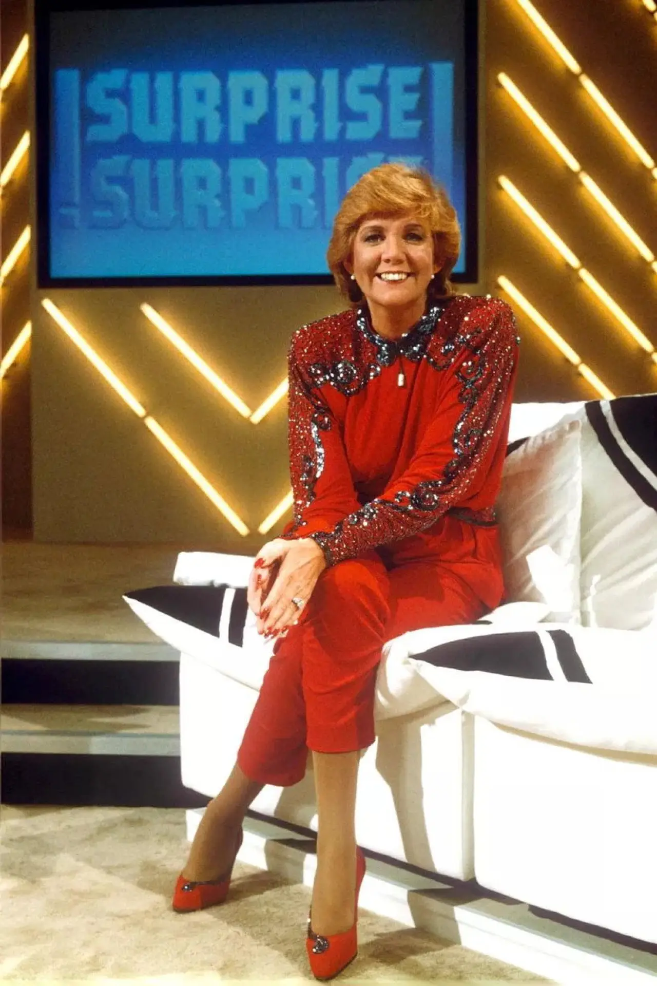 Постер до серіалу "Surprise, Surprise"
