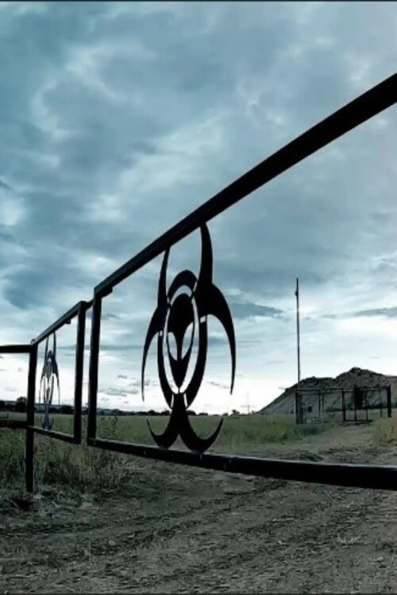 Постер до серіалу "The Secret of Skinwalker Ranch: Behind the Gates"
