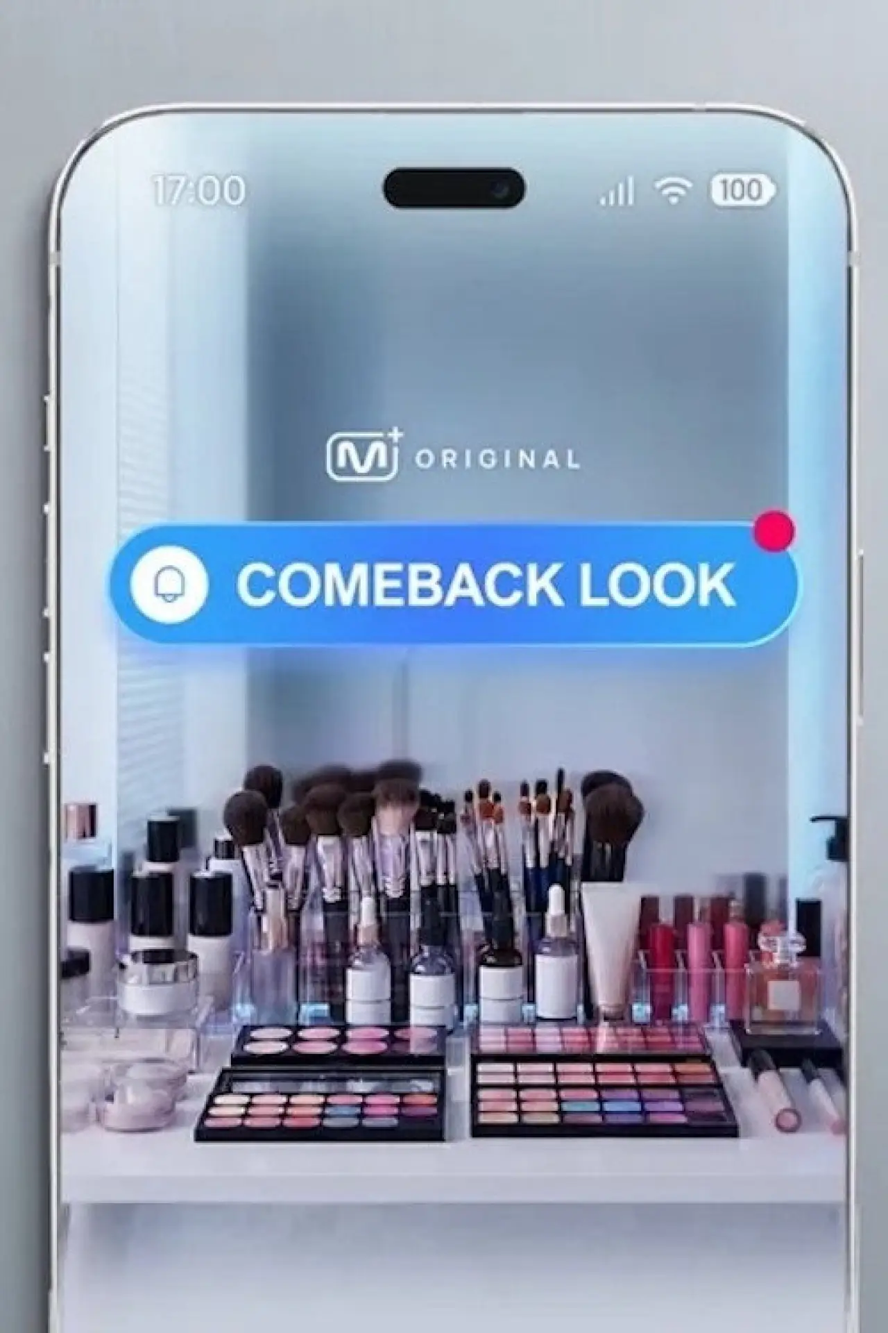 Постер до серіалу "COMEBACK LOOK"