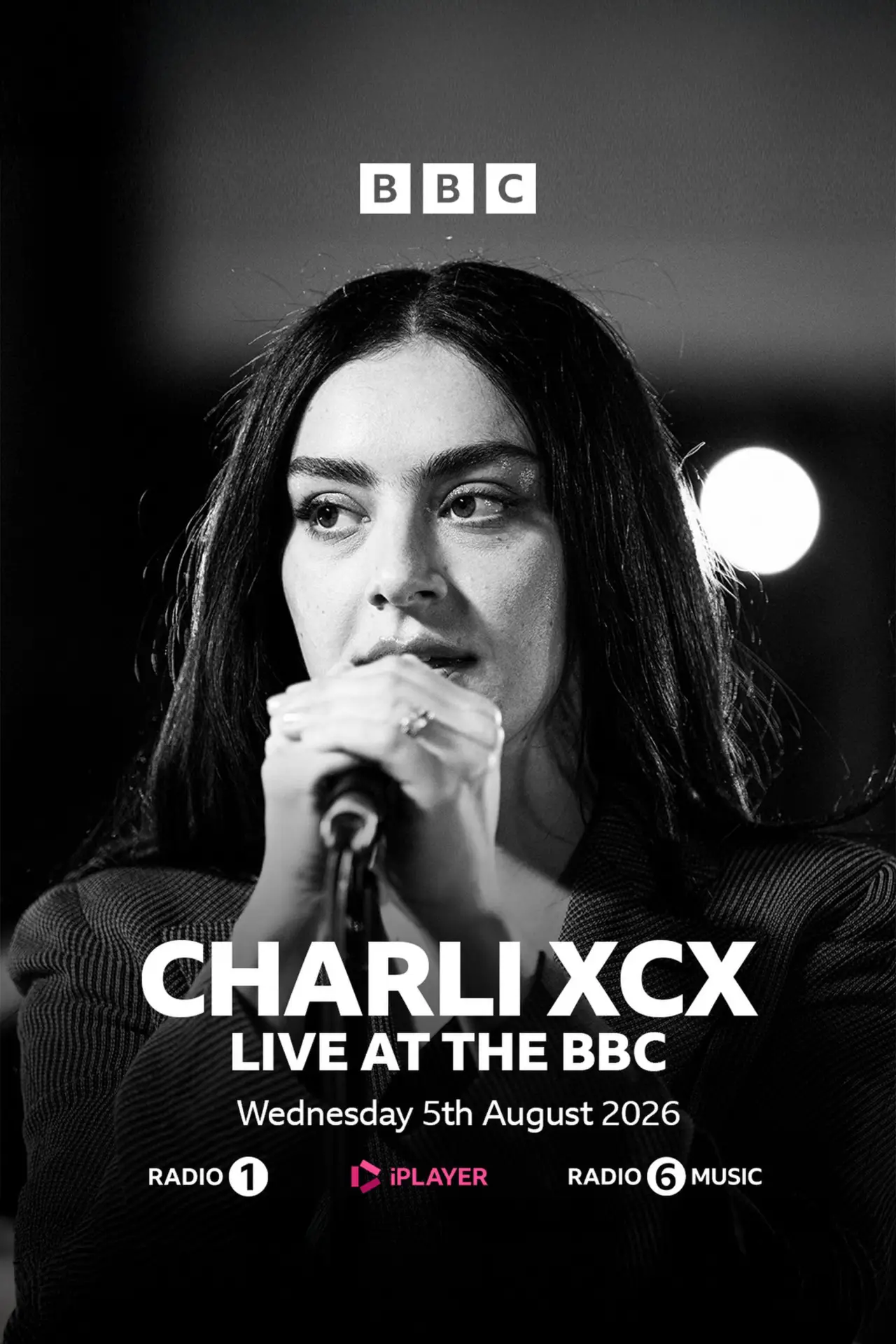 Постер до серіалу "Charli xcx… Наживо на BBC"