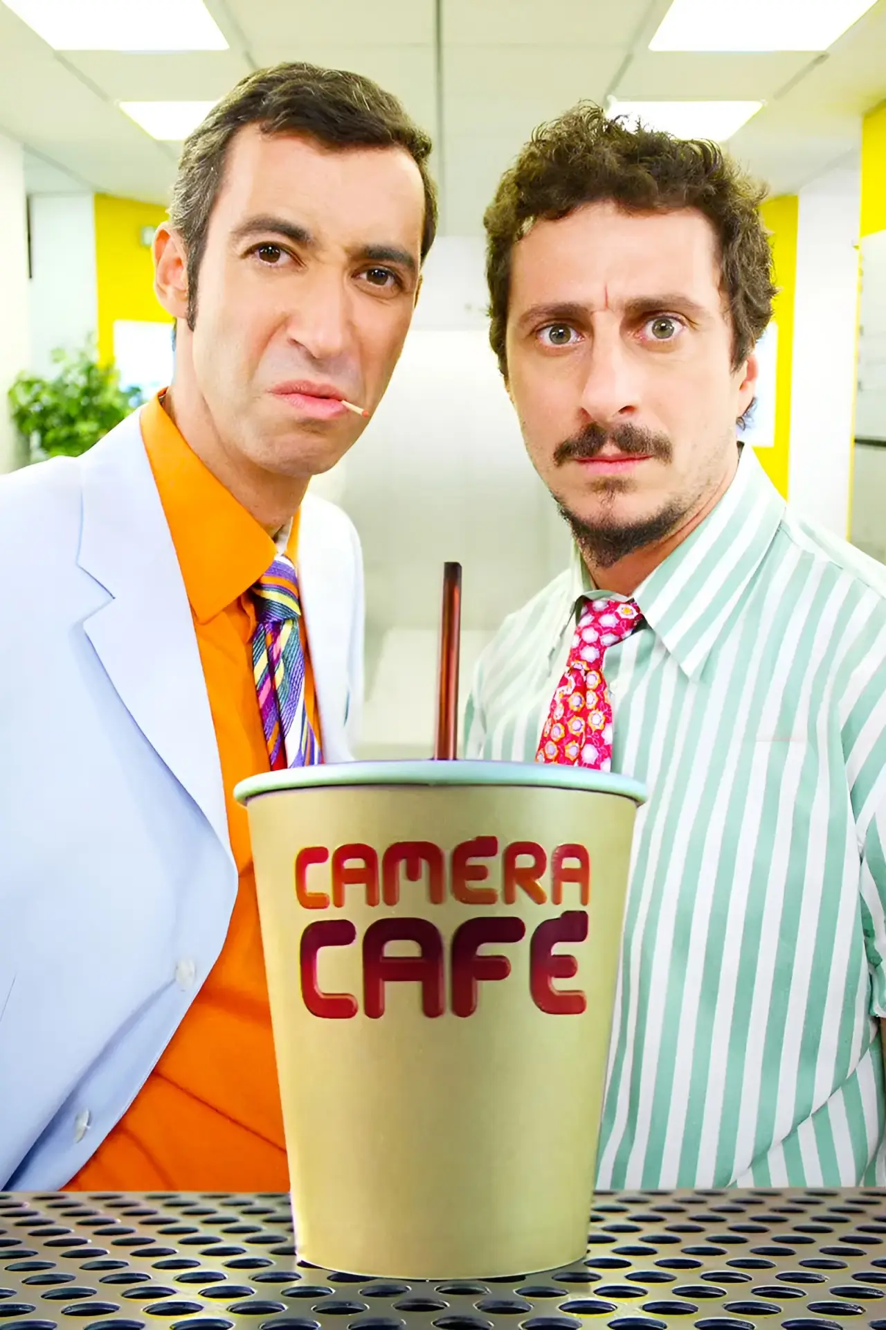 Постер до серіалу "Camera Café"