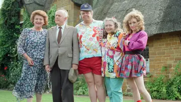 Задник до серіалу "Keeping Up Appearances" #1542236