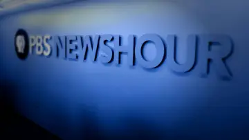 Задник до серіалу "Година новин PBS" #1224586
