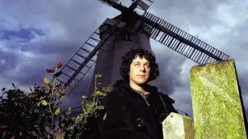 Задник до серіалу "Jonathan Creek" #1426501
