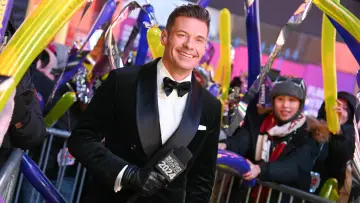 Задник до серіалу "Dick Clark