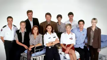 Задник к сериалу "Усі святі" #1302987