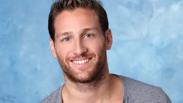 Задник к сериалу "The Bachelor" #1390573