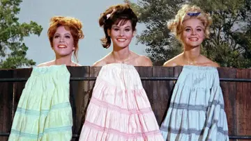 Задник до серіалу "Petticoat Junction" #1323003
