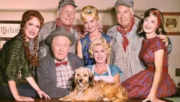 Задник до серіалу "Petticoat Junction" #1323004