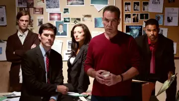 Задник к сериалу "Мислити як злочинець" #1234067