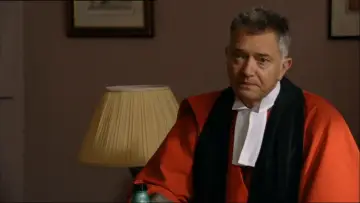 Задник до серіалу "Judge John Deed" #1684732