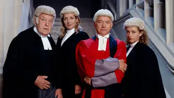 Задник до серіалу "Judge John Deed" #1684735