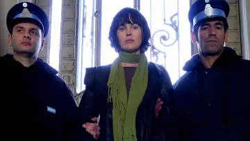 Задник до серіалу "Banged Up Abroad" #1445620