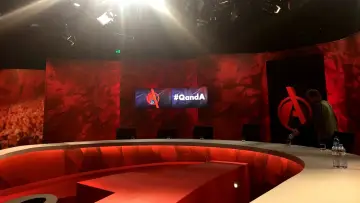 Задник до серіалу "Q&A" #1373982