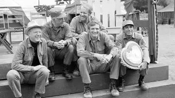 Задник к сериалу "Мобільний армійський хірургічний шпиталь М*А*Х*Ш" #1300045