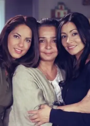Постер к сериалу "Rubí" #1439738