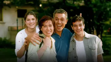 Задник к сериалу "Молоді серця" #1241905