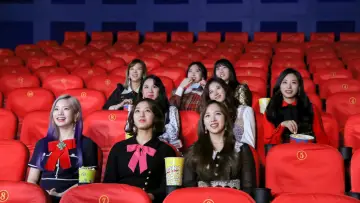 Задник до серіалу "TWICE TV" #1356367