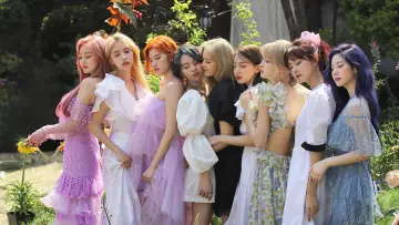 Задник до серіалу "TWICE TV" #1356368