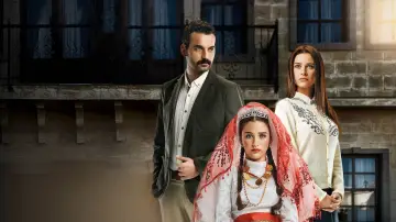 Задник к сериалу "Küçük Gelin" #1443771