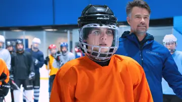 Задник до серіалу "The Mighty Ducks: Game Changers" #1657513