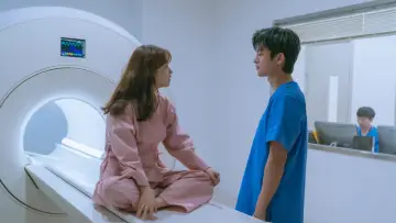 Задник до серіалу "어느 날 우리 집 현관으로 멸망이 들어왔다" #1450710