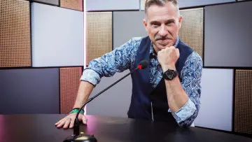Задник до серіалу "Deal with it - Stai al gioco" #1812664
