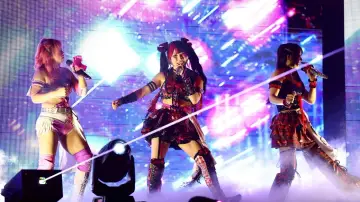 Задник до серіалу "Зірковість на Stardom World" #1219087