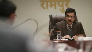 Задник к сериалу "आस्पिरेंट्स" #1481140