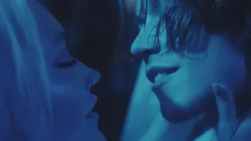 Задник до серіалу "Threesome" #1397452