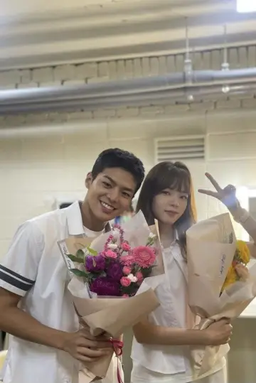 Постер к сериалу "어른연습생" #1506116