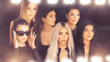 Задник до серіалу "The Kardashians" #1378388
