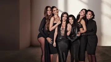 Задник до серіалу "The Kardashians" #1378409