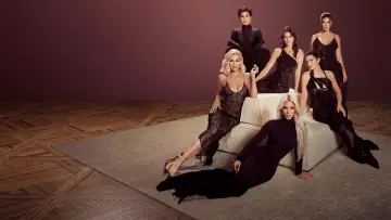 Задник до серіалу "The Kardashians" #1378417