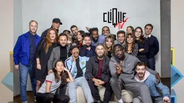 Задник до серіалу "Clique" #1427221