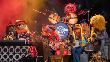 Задник до серіалу "The Muppets Mayhem" #1721291