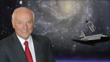 Задник до серіалу "Il cosmo. Alla scoperta dell