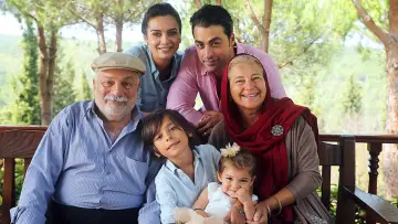Küçük Ağa постер