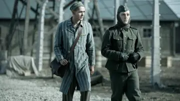 Задник до серіалу "Татуювальник Аушвіцу" #1849915