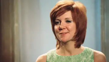 Задник до серіалу "Cilla" #1664905