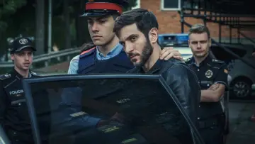 Задник до серіалу "Тіло у вогні" #1448690