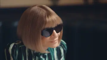 Задник до серіалу "In Vogue: 90-ті" #1444580