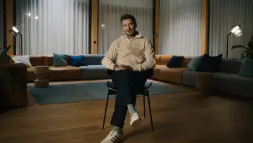 Задник до серіалу "Війна кросівок: Adidas проти Puma" #1434676