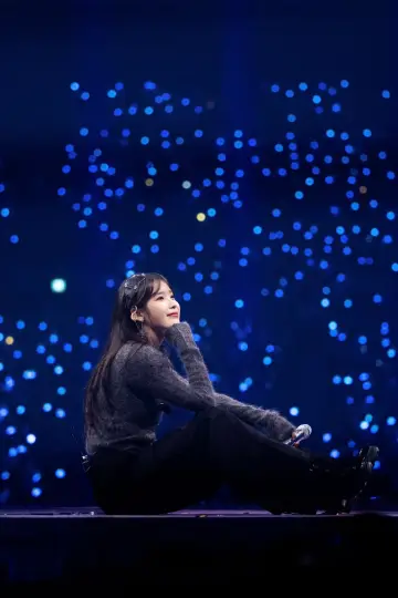 Постер до серіалу "아이유 콘서트 Live Clip" #1602393