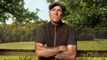 Задник до серіалу "Vinnie Jones in the Country" #1794430