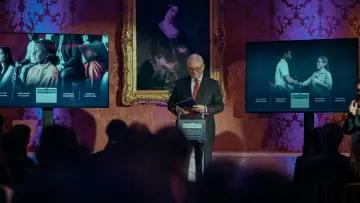 Задник до серіалу "A Very Royal Scandal" #1490614