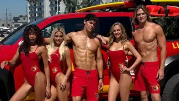 Baywatch постер