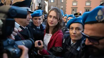 Задник до серіалу "Заплутана історія Аманди Нокс" #1393904